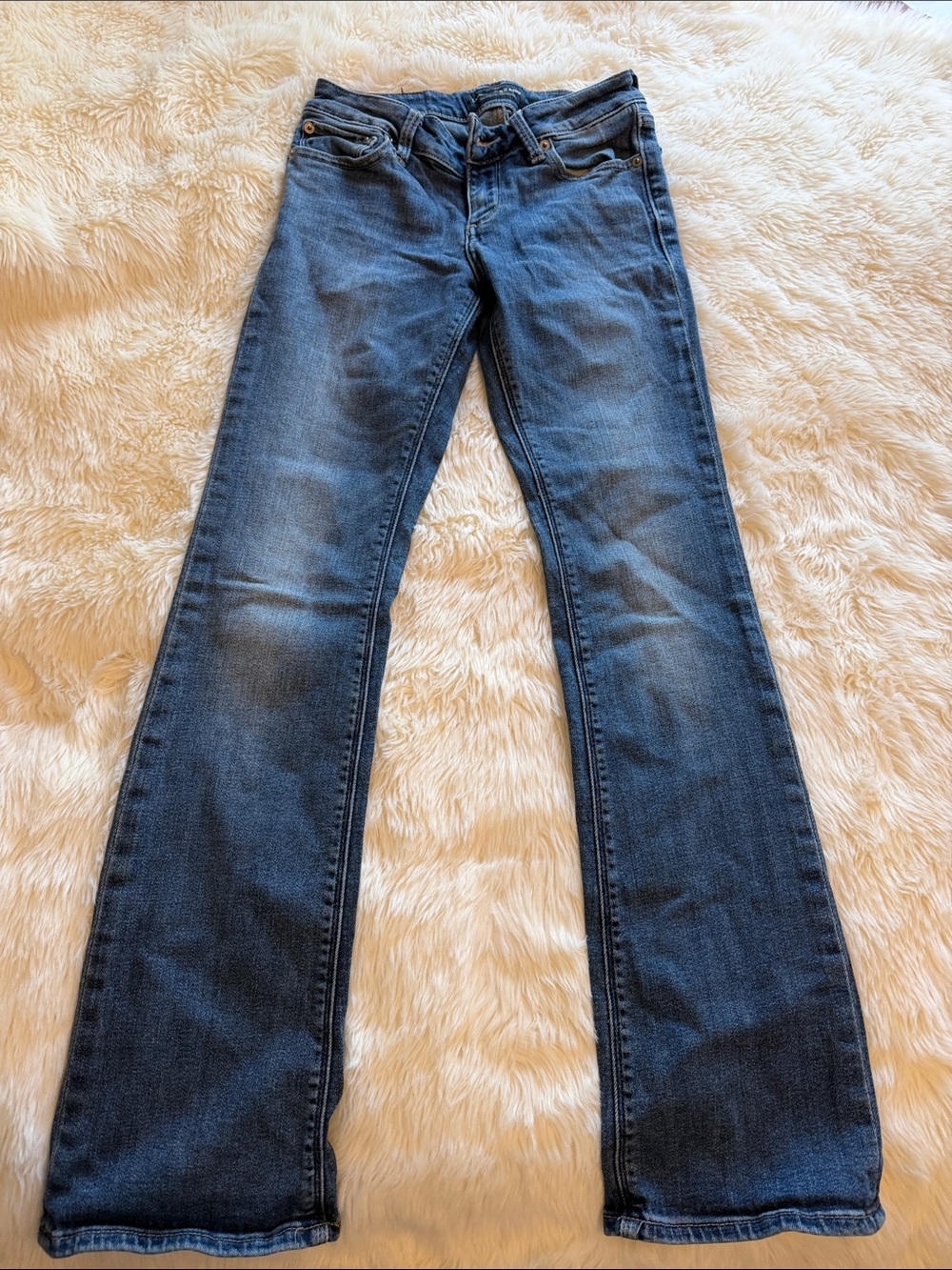 Lucky Brand dark blue denim jeans with leather logo patch - Picture 3 of 4